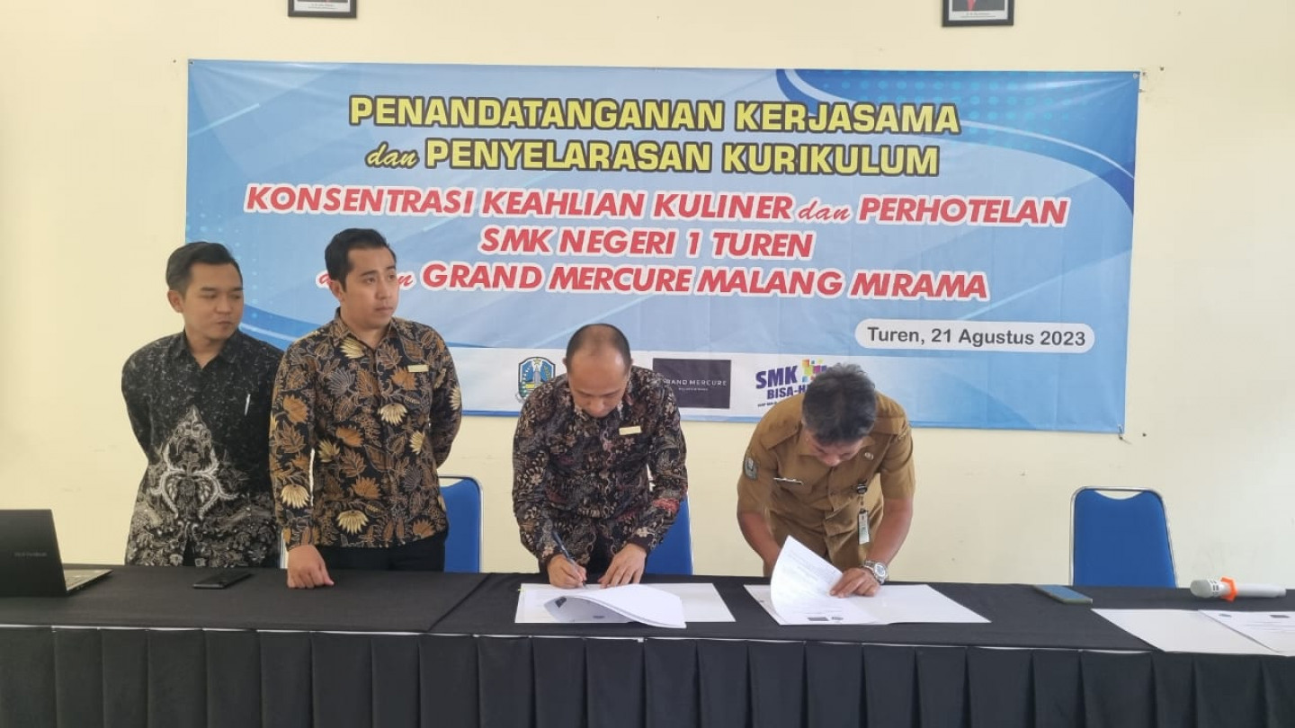Penandatanganan Kerjasama dan Penyelarasan Kurikulum SMKN 1 Turen dengan Grand Mercure Malang Mirama Tahun 2023