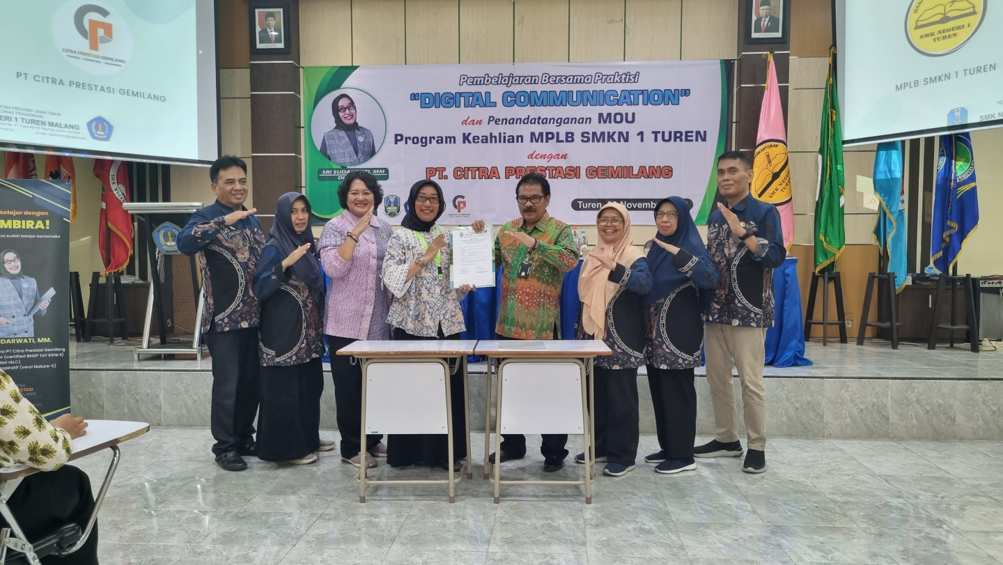 Pelatihan Digital Communication Managemen Perkantoran SMK Negeri 1 Turen