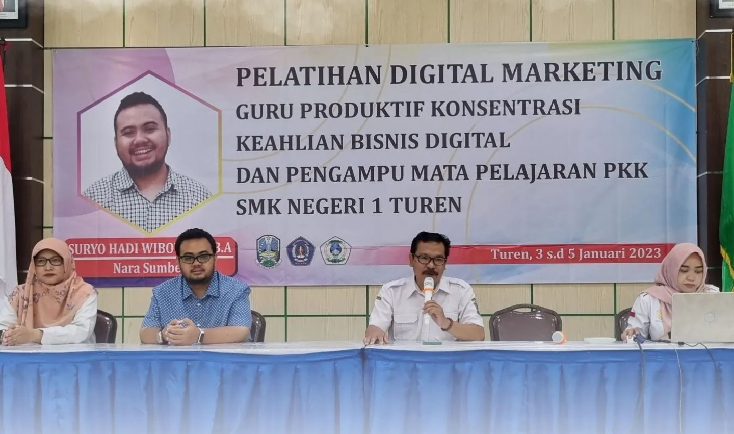 Pelatihan Digital Marketing di SMK Negeri 1 Turen