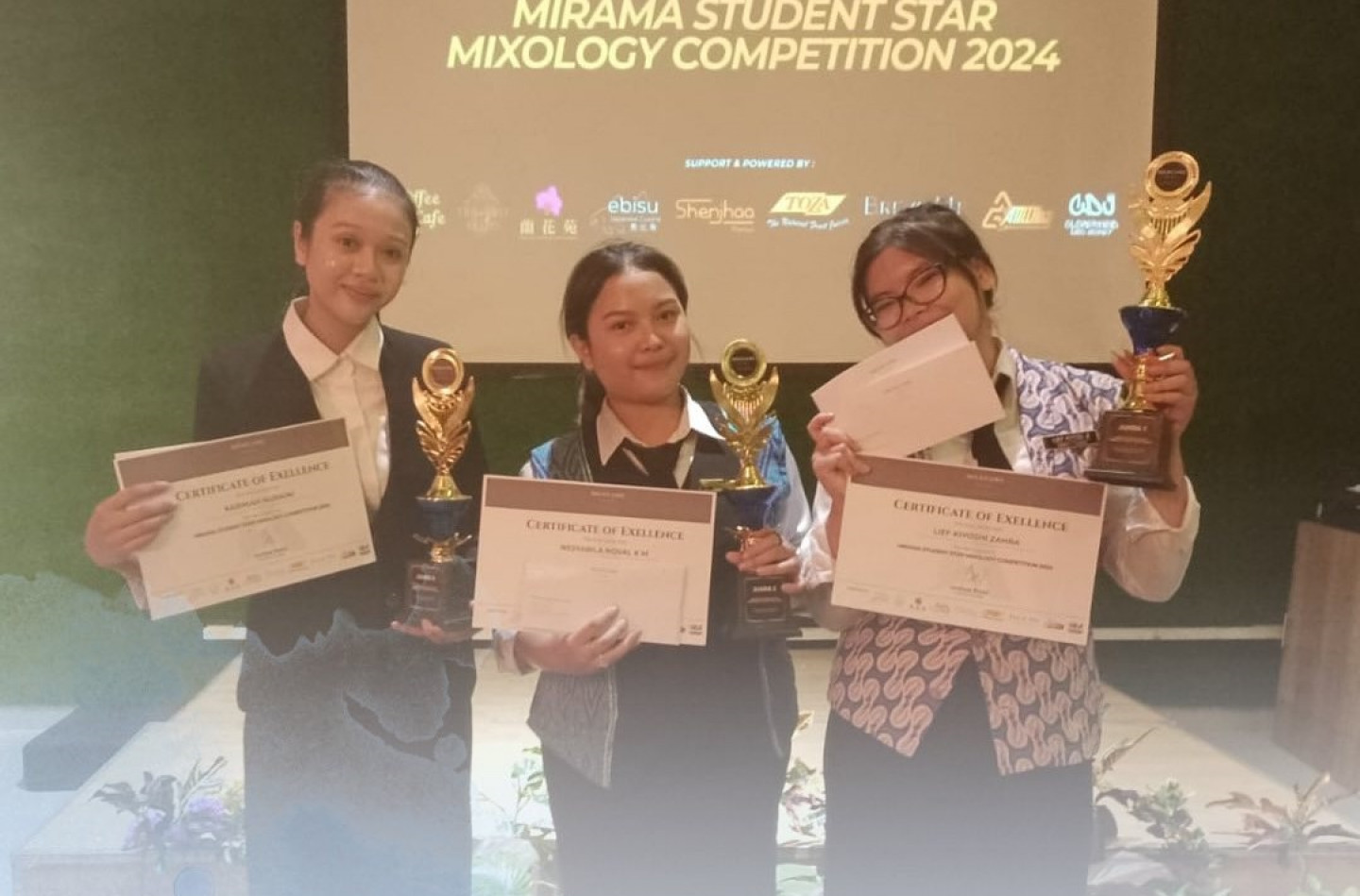 SMKN 1 Turen Berhasil Membawa Pulang Dua Gelar Juara Lomba Mixology Tingkat Provinsi