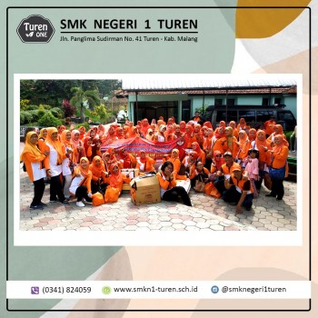 Dharma Wanita Persatuan SMK Negeri 1 Turen Bakti Sosial ke UPT Pelayanan Sosial Tresna Werdha Pandaan