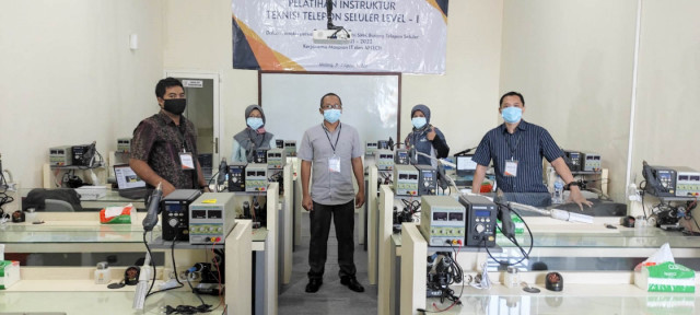 Kegiatan ToT (Trainer of Training) Guru Program Keahlian Teknik Komputer dan Jaringan SMK Negeri 1 Turen