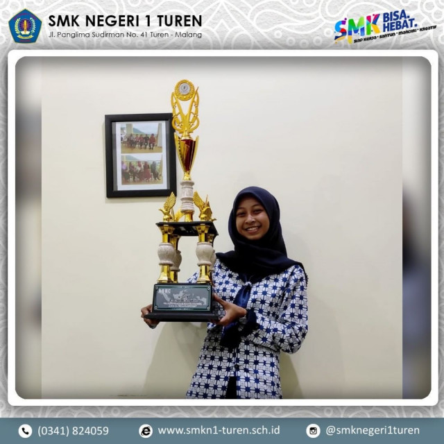 Anggita Yulia Amanda kelas XII AKL 1 berhasil memperoleh Juara 3 di Accounting and English Skill (ASEC) 2021 Tingkat Nasional