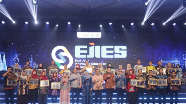 Istimewa, Busana Karya Siswa SMKN 1 Turen Dipakai Gubernur Jatim saat Awarding EJIES 2026
