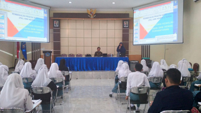 Pembekalan Pemberangkatan Praktik Kerja Lapangan Program Keahlian Otomatisasi dan Tata Kelola Perkantoran
