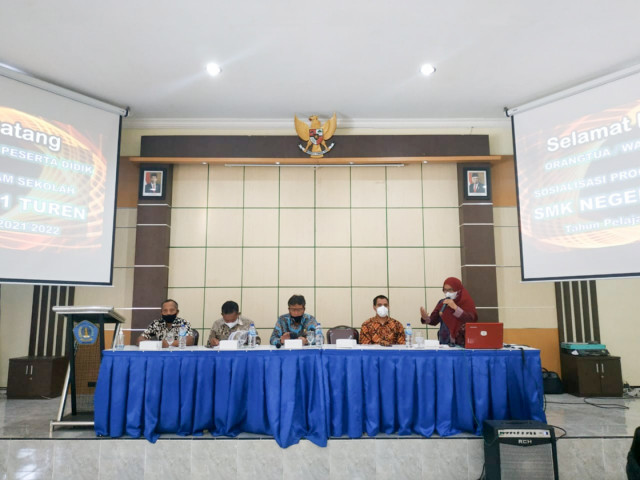 Sosialisasi Program Sekolah Bersama Dengan Orang Tua Peserta Didik Kelas X