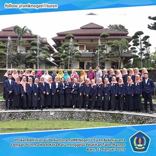 Tab Manner Siswa OTKP untuk Belajar Etika di Meja Makan