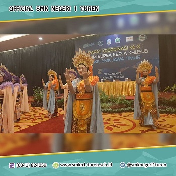 Tim tari SMKN 1 Turen memeriahkan kegiatan RAPAT KOORDINASI KE-X FORUM BKK 
