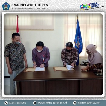Penandatanganan Kontrak Kerjasama (MOU) Antara SMK Negeri 1 Turen Dengan PT Indonesia Comnets Plus (ICON+)